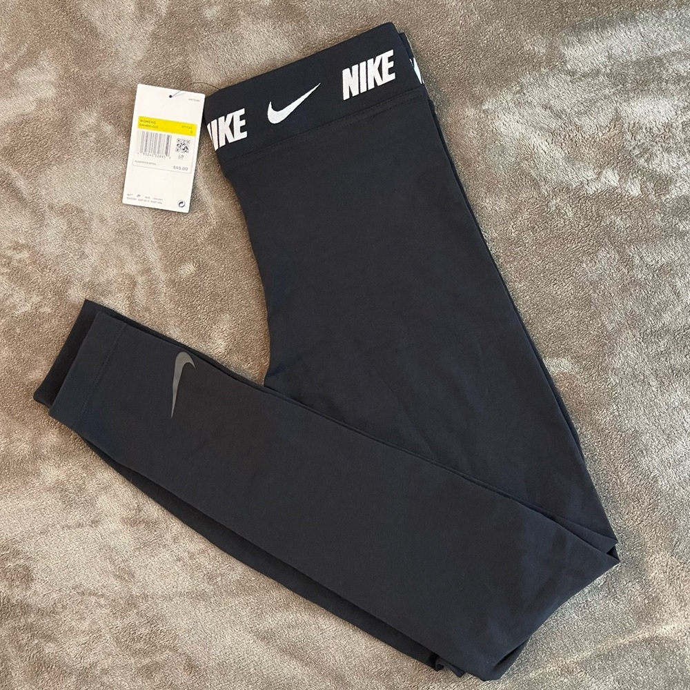 Nike Black Leggings Size Small NWT
